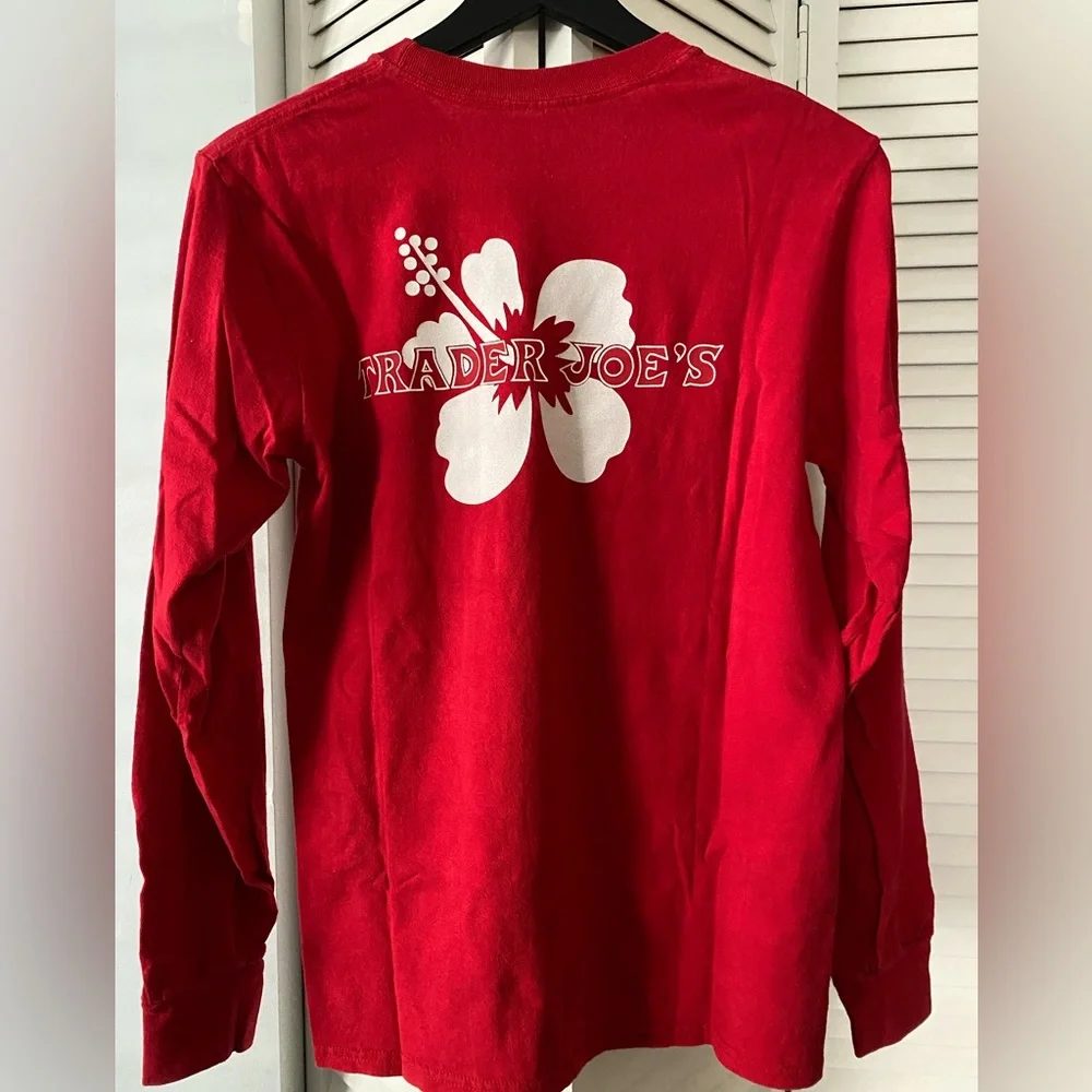 PRE-LOVED TRADER JOE’S LONG SLEEVE RED SHIRT - Picture 2 of 2